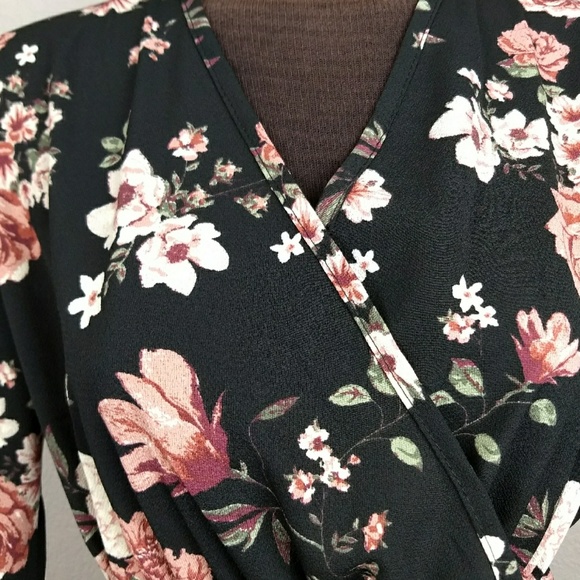 Floral top size XXL - Picture 4 of 8